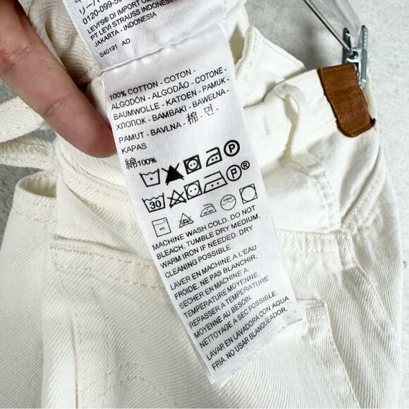 Levi's Studded Ribcage Straight White High Rise Jeans Size 24x29 Boho Festival - Picture 15 of 16